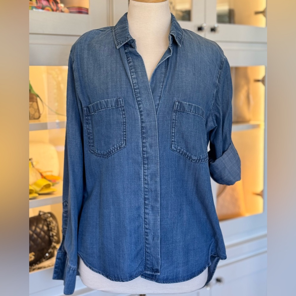 Cloth & Stone Indigo Chambray Top, Size Medium purchased at Anthropology.